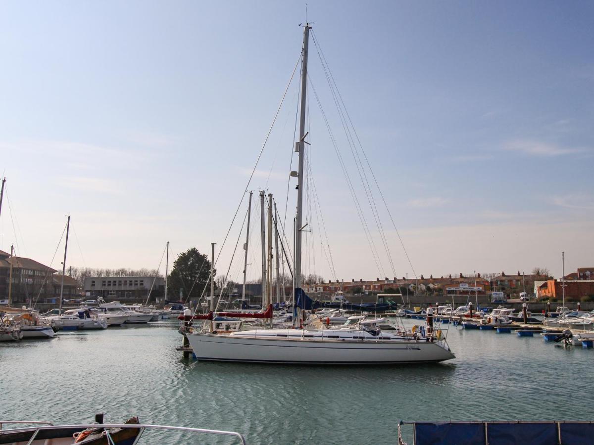 Marina Reach Weymouth Exterior foto